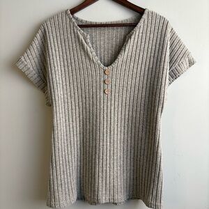 Heather Gray Ribbed Henley Style Top Coconut Buttons Short Sleeve XL